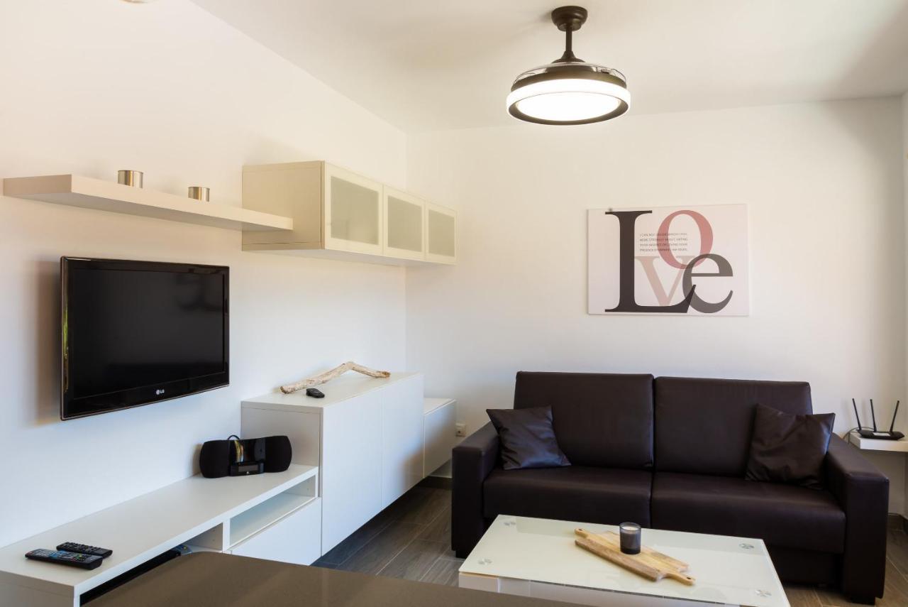 קורלחו Casa Lucien - Newly Refurbished Apartment With Swimming Pool - Ideal For Couples מראה חיצוני תמונה